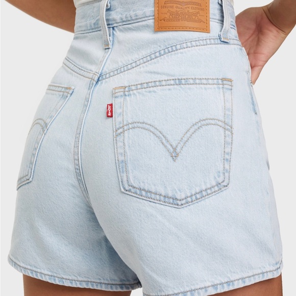 Levi’s High Loose Jean Shorts - Picture 2 of 4